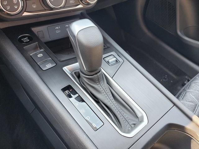 Photo of 2025 Gun Metallic Nissan Kicks