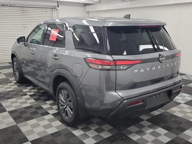 Photo of 2024 Gun Metallic Nissan Pathfinder