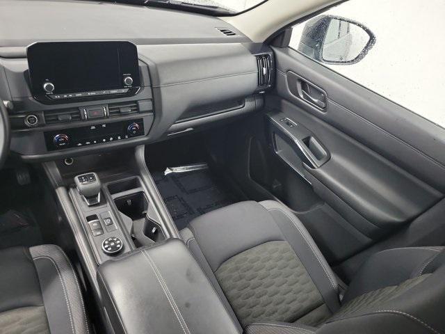 Photo of 2024 Gun Metallic Nissan Pathfinder