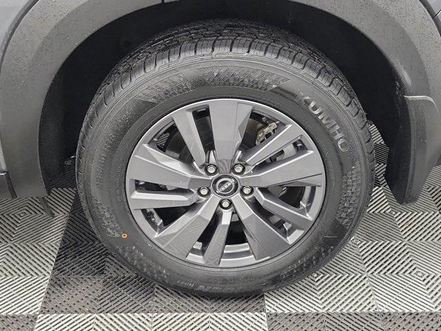 Photo of 2024 Gun Metallic Nissan Pathfinder
