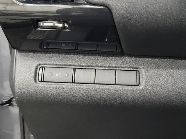 Photo of 2024 Gun Metallic Nissan Pathfinder