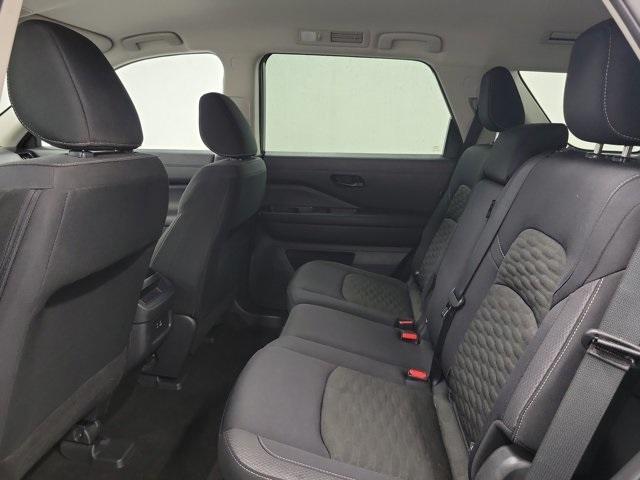 Photo of 2024 Gun Metallic Nissan Pathfinder