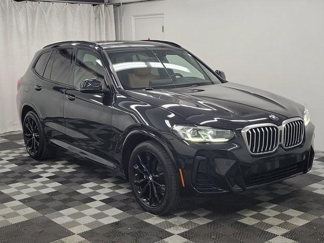 Photo of 2022 Black Sapphire Metallic BMW X3