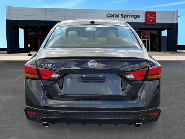 Photo of 2025 Black Nissan Altima