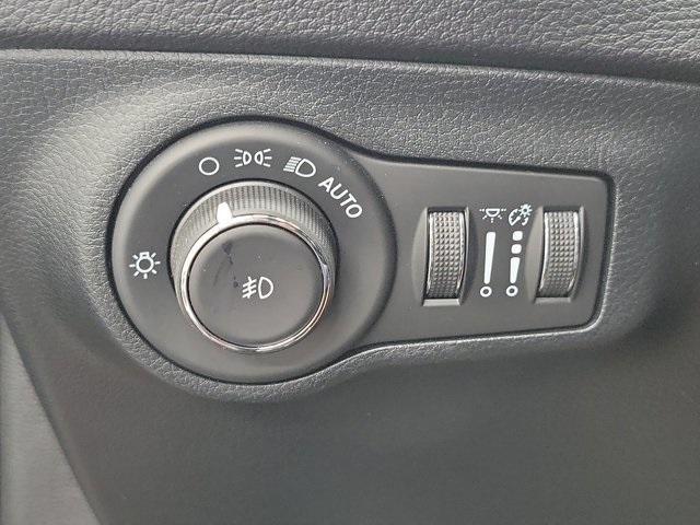 Photo of 2021 Velvet Red Pearlcoat Jeep Compass