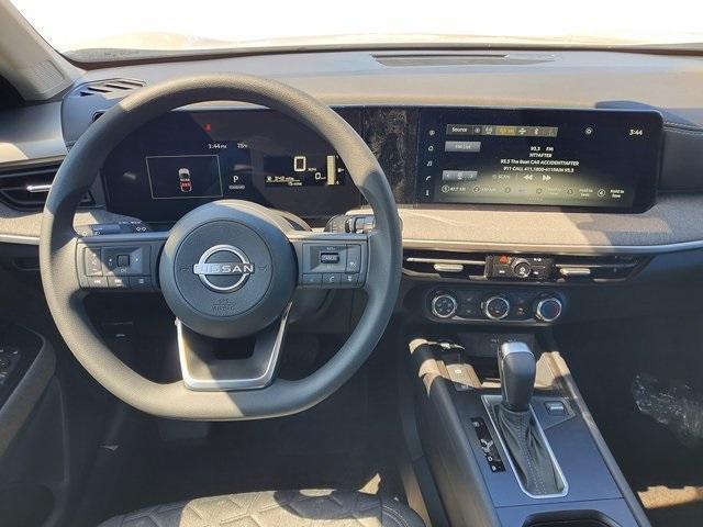 Photo of 2025 Deep Blue Pearl Nissan Kicks