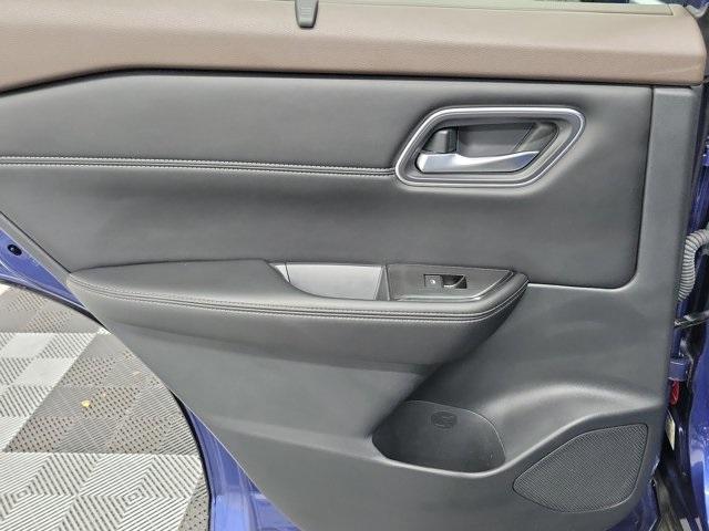 Photo of 2021 Caspian Blue Nissan Rogue
