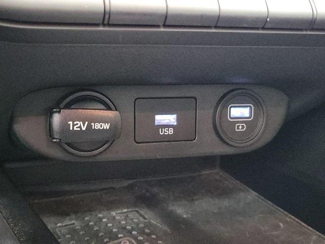 Photo of 2022 Quartz White Hyundai ELANTRA