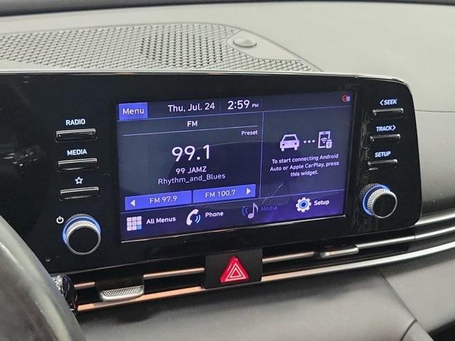 Photo of 2022 Quartz White Hyundai ELANTRA