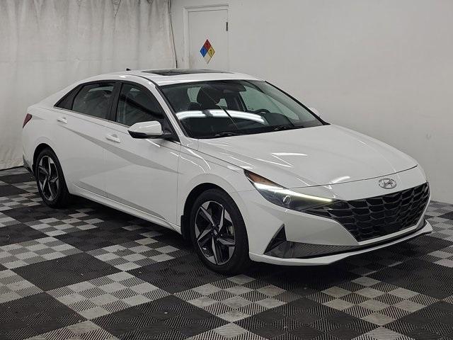 Photo of 2022 Quartz White Hyundai ELANTRA