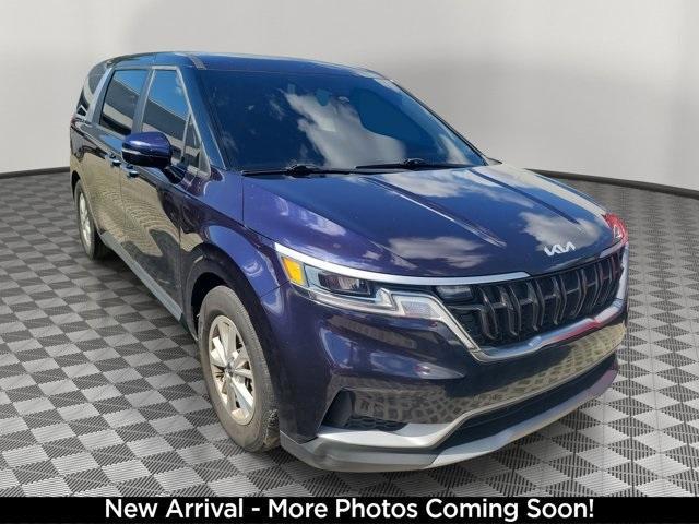 Photo of 2024 Deep Chroma Blue Kia Carnival