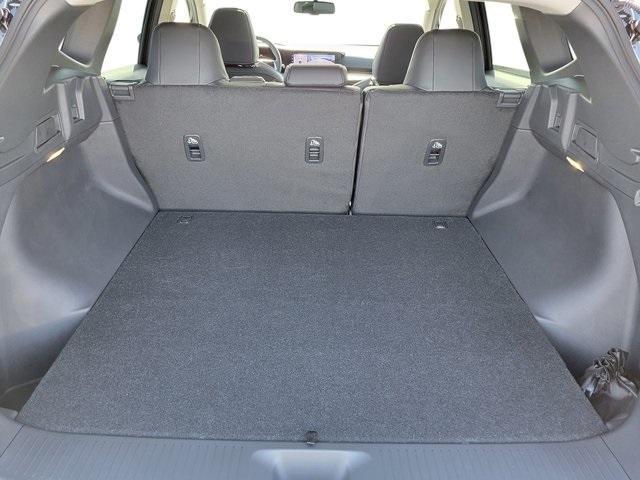 Photo of 2025 White / Black Nissan Murano