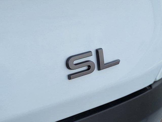 Photo of 2025 White / Black Nissan Murano