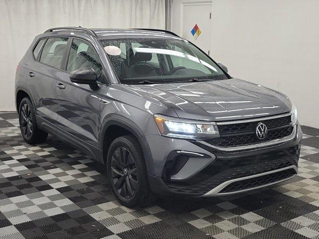 Photo of 2023 Platinum Gray Metallic Volkswagen Taos