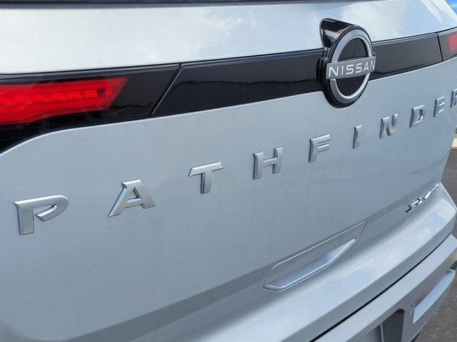 Photo of 2025 Brilliant Silver Metallic Nissan Pathfinder