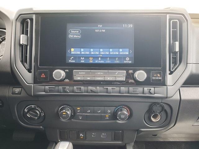 Photo of 2026 Glacier White Nissan Frontier