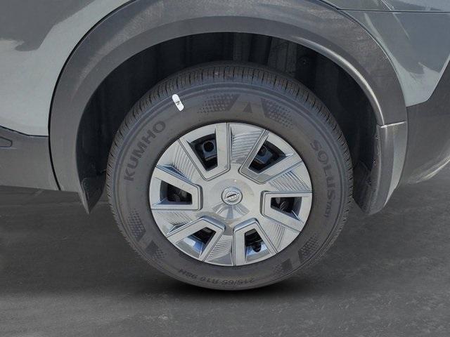 Photo of 2025 Gun Metallic Nissan Kicks