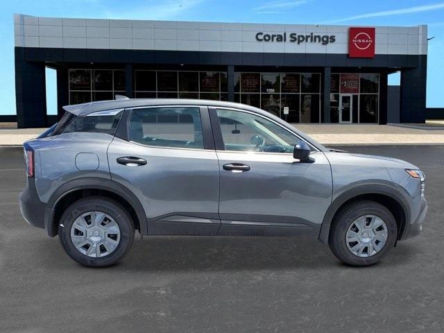 Photo of 2025 Gun Metallic Nissan Kicks