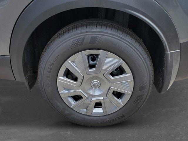 Photo of 2025 2t Gun Blk Roof Nissan Kicks