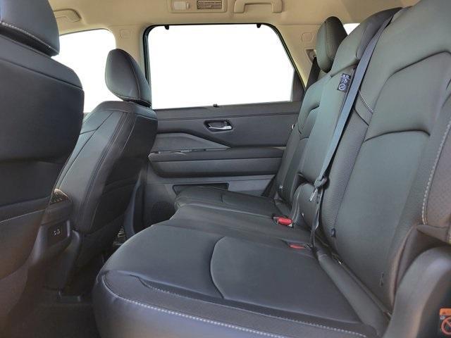 Photo of 2025 Deep Ocean Blue Nissan Pathfinder
