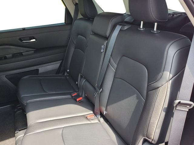 Photo of 2025 Scarlet Ember Nissan Pathfinder