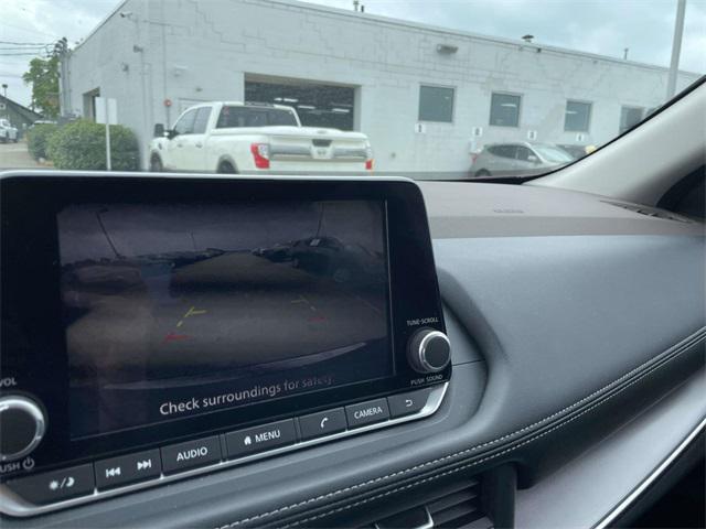 Photo of 2023 Red Nissan Rogue
