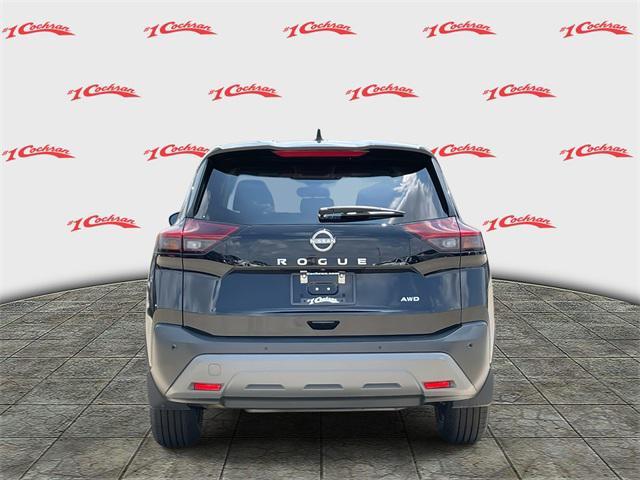 Photo of 2022 Black Nissan Rogue