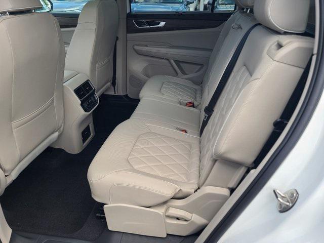 Photo of 2026 White Pearl Volkswagen Atlas