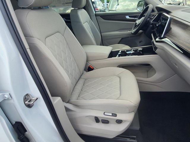 Photo of 2026 White Pearl Volkswagen Atlas