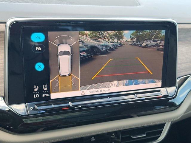 Photo of 2026 White Pearl Volkswagen Atlas