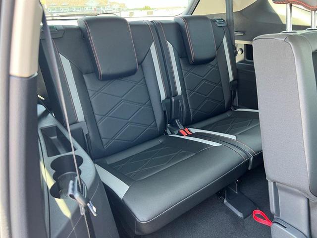 Photo of 2025 Pure Gray Volkswagen Atlas