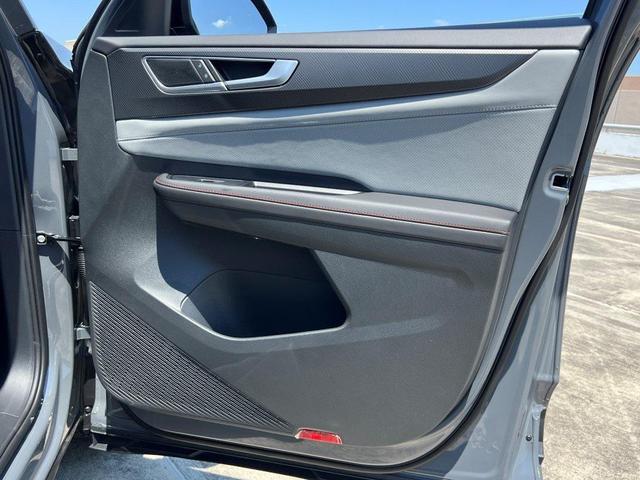 Photo of 2025 Pure Gray Volkswagen Atlas