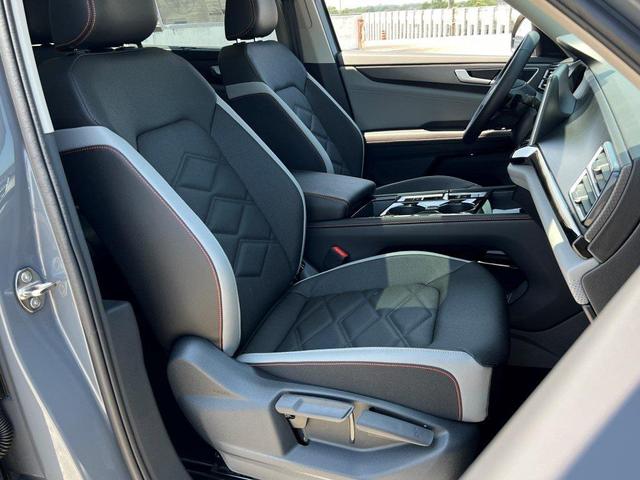 Photo of 2025 Pure Gray Volkswagen Atlas