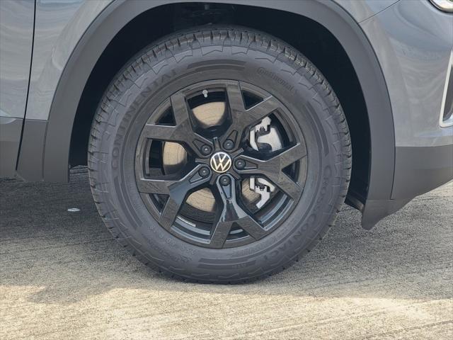 Photo of 2025 Pure Gray Volkswagen Atlas
