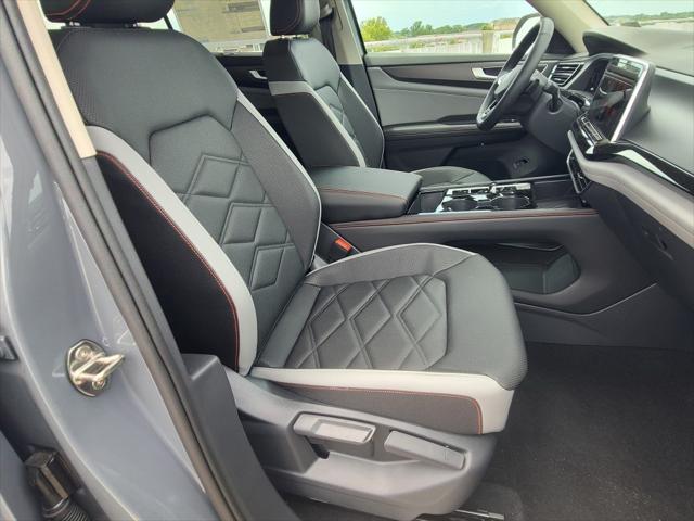 Photo of 2025 Pure Gray Volkswagen Atlas