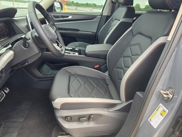 Photo of 2025 Pure Gray Volkswagen Atlas