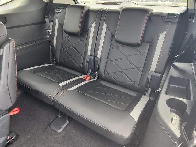Photo of 2025 Pure Gray Volkswagen Atlas