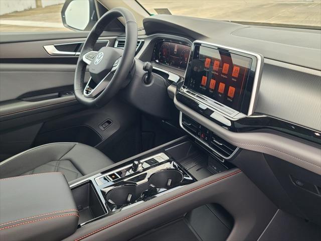 Photo of 2025 Pure Gray Volkswagen Atlas