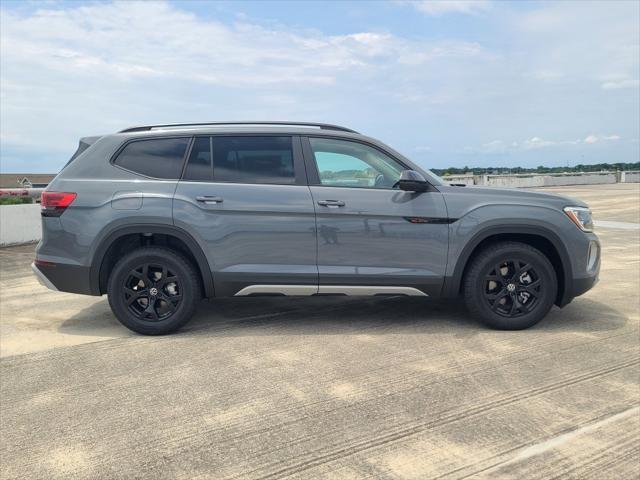 Photo of 2025 Pure Gray Volkswagen Atlas