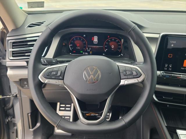 Photo of 2025 Pure Gray Volkswagen Atlas