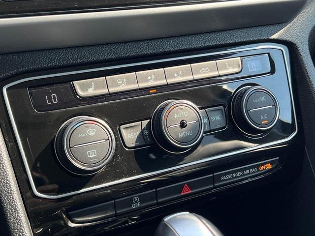 Photo of 2022 Deep Black Pearl Volkswagen Atlas