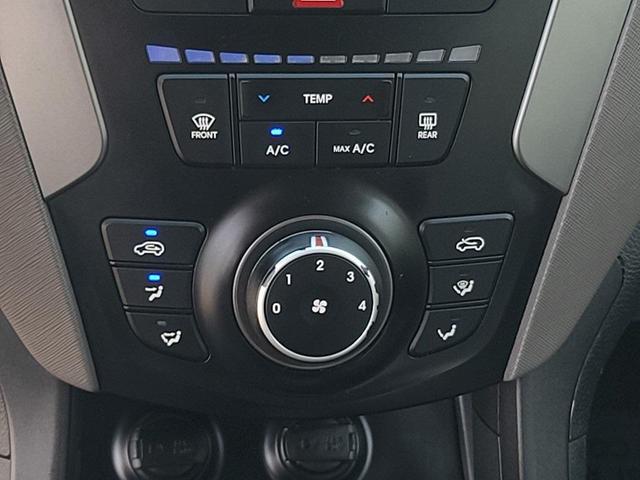Photo of 2018 Pearl White Hyundai Santa Fe Sport