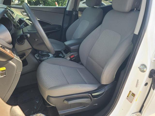 Photo of 2018 Pearl White Hyundai Santa Fe Sport