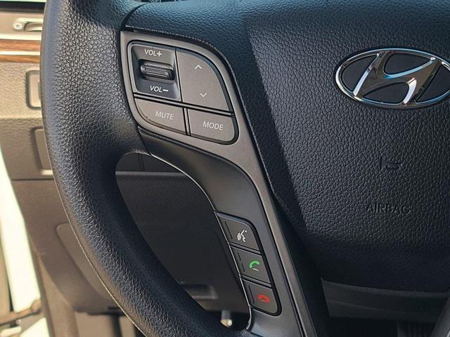Photo of 2018 Pearl White Hyundai Santa Fe Sport
