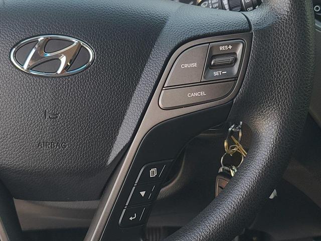 Photo of 2018 Pearl White Hyundai Santa Fe Sport