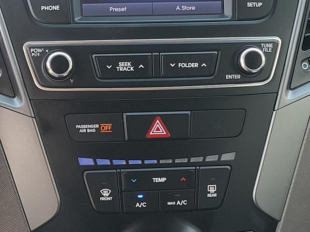 Photo of 2018 Pearl White Hyundai Santa Fe Sport