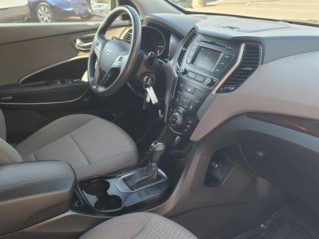 Photo of 2018 Pearl White Hyundai Santa Fe Sport