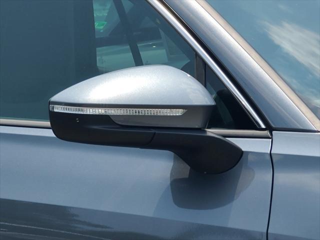 Photo of 2025 Platinum Volkswagen Tiguan