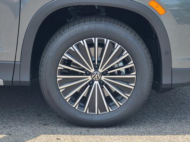 Photo of 2025 Platinum Volkswagen Tiguan