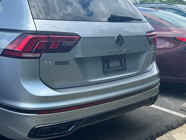 Photo of 2023 Silver Metallic Volkswagen Tiguan